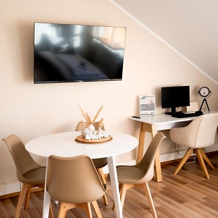 C4S Come4Stay Altoetting - 3-Zi Whg I Zentrale Lage I Parkplatz I Balkon I Wifi I Smarttv I 1 Kingsize, 1 Queensize Bett I Office Arbeitsplatz I Wohnbereich Mit Couch Und Essbereich I Voll Ausgestattete Kueche I Nespresso 외부 사진