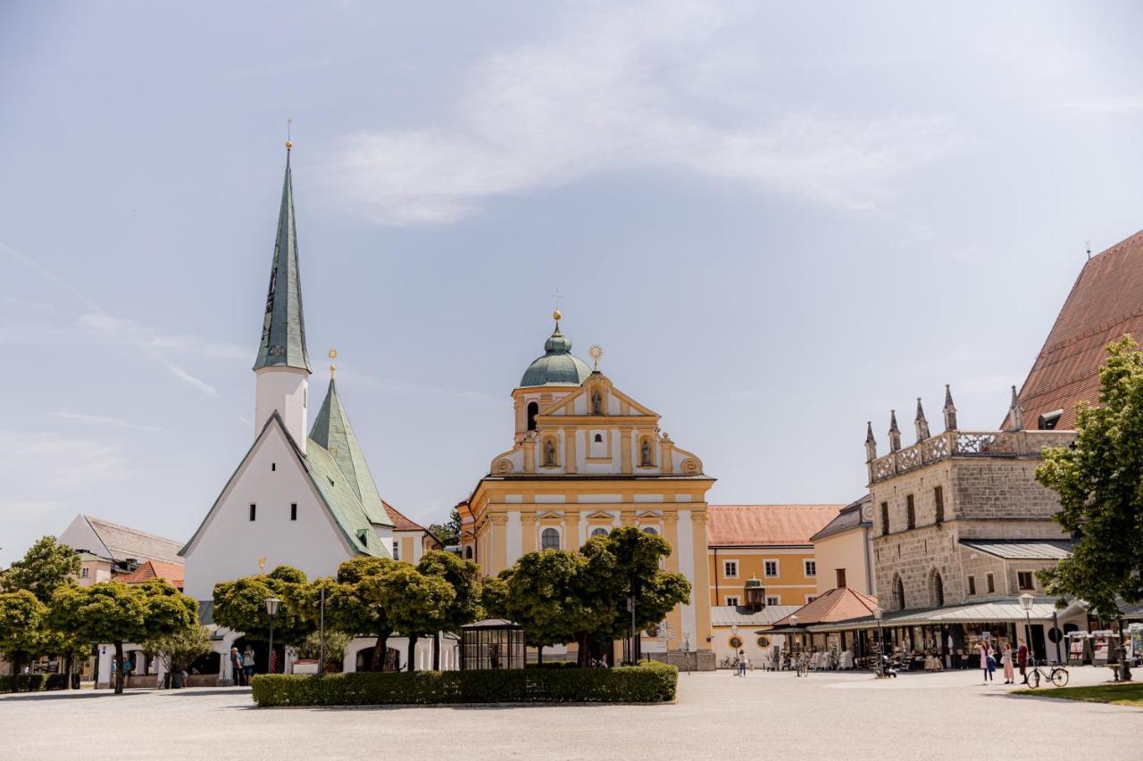 C4S Come4Stay Altoetting - 3-Zi Whg I Zentrale Lage I Parkplatz I Balkon I Wifi I Smarttv I 1 Kingsize, 1 Queensize Bett I Office Arbeitsplatz I Wohnbereich Mit Couch Und Essbereich I Voll Ausgestattete Kueche I Nespresso 외부 사진