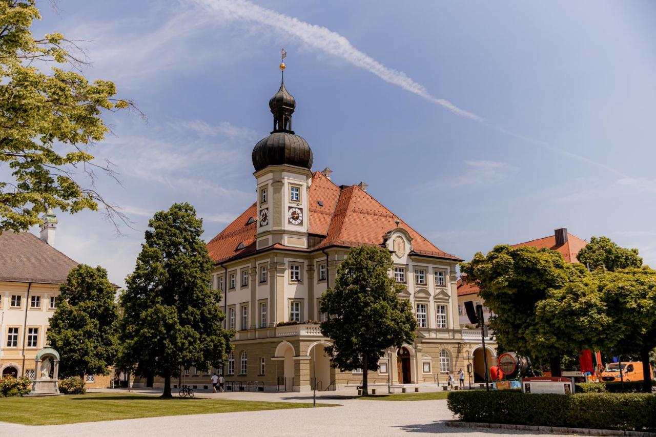 C4S Come4Stay Altoetting - 3-Zi Whg I Zentrale Lage I Parkplatz I Balkon I Wifi I Smarttv I 1 Kingsize, 1 Queensize Bett I Office Arbeitsplatz I Wohnbereich Mit Couch Und Essbereich I Voll Ausgestattete Kueche I Nespresso 외부 사진
