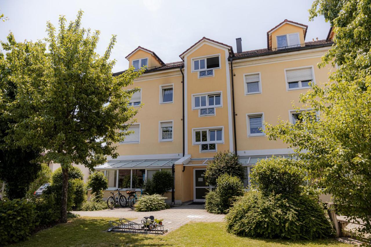 C4S Come4Stay Altoetting - 3-Zi Whg I Zentrale Lage I Parkplatz I Balkon I Wifi I Smarttv I 1 Kingsize, 1 Queensize Bett I Office Arbeitsplatz I Wohnbereich Mit Couch Und Essbereich I Voll Ausgestattete Kueche I Nespresso 외부 사진