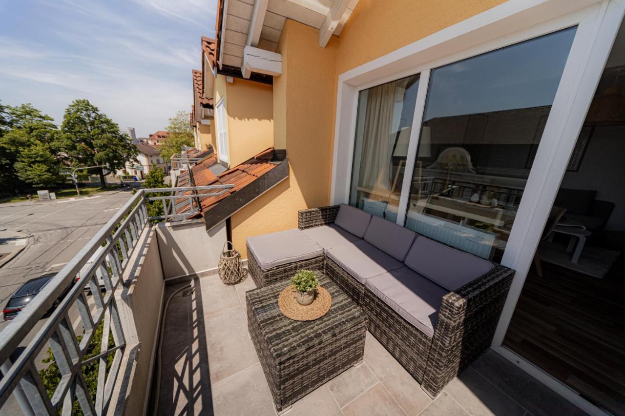 C4S Come4Stay Altoetting - 3-Zi Whg I Zentrale Lage I Parkplatz I Balkon I Wifi I Smarttv I 1 Kingsize, 1 Queensize Bett I Office Arbeitsplatz I Wohnbereich Mit Couch Und Essbereich I Voll Ausgestattete Kueche I Nespresso 외부 사진