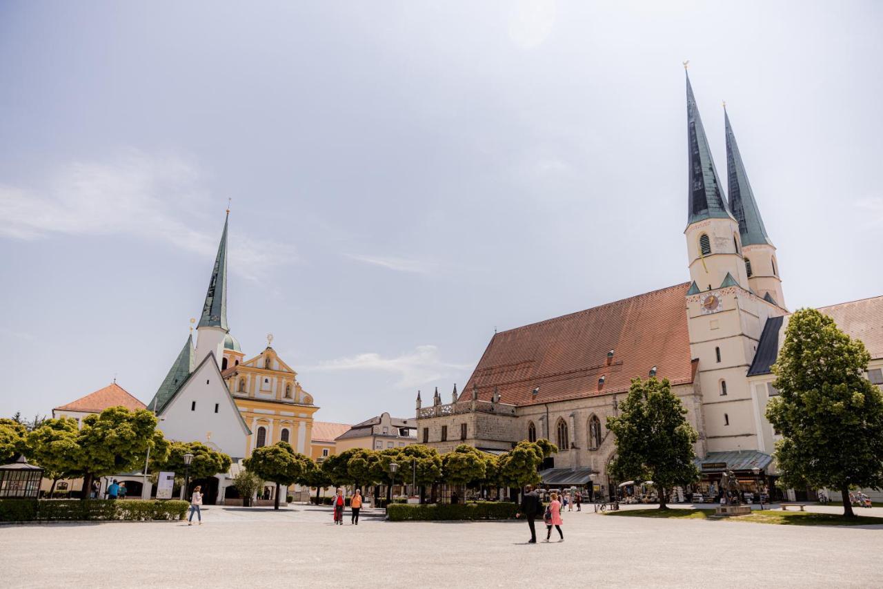 C4S Come4Stay Altoetting - 3-Zi Whg I Zentrale Lage I Parkplatz I Balkon I Wifi I Smarttv I 1 Kingsize, 1 Queensize Bett I Office Arbeitsplatz I Wohnbereich Mit Couch Und Essbereich I Voll Ausgestattete Kueche I Nespresso 외부 사진