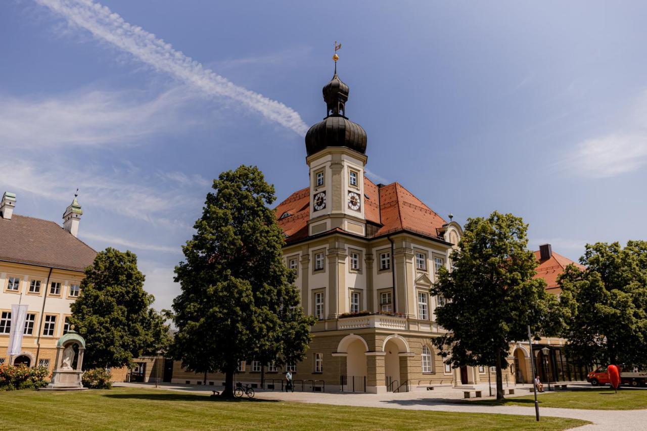 C4S Come4Stay Altoetting - 3-Zi Whg I Zentrale Lage I Parkplatz I Balkon I Wifi I Smarttv I 1 Kingsize, 1 Queensize Bett I Office Arbeitsplatz I Wohnbereich Mit Couch Und Essbereich I Voll Ausgestattete Kueche I Nespresso 외부 사진