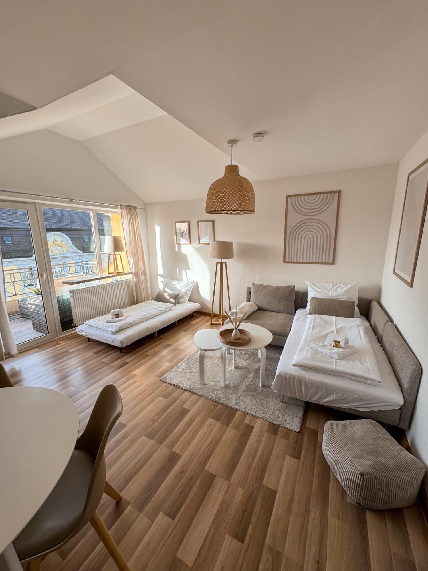 C4S Come4Stay Altoetting - 3-Zi Whg I Zentrale Lage I Parkplatz I Balkon I Wifi I Smarttv I 1 Kingsize, 1 Queensize Bett I Office Arbeitsplatz I Wohnbereich Mit Couch Und Essbereich I Voll Ausgestattete Kueche I Nespresso 외부 사진