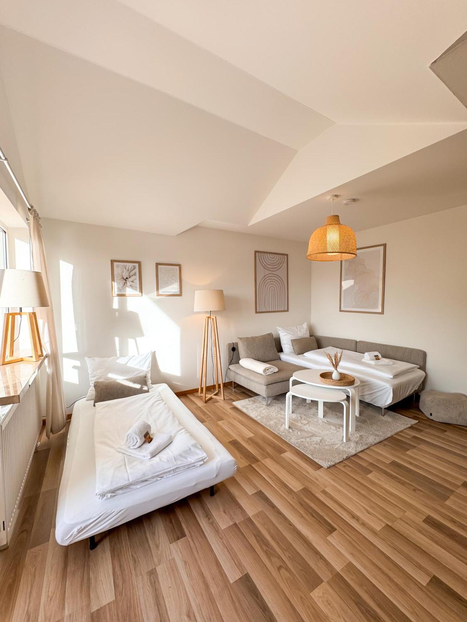 C4S Come4Stay Altoetting - 3-Zi Whg I Zentrale Lage I Parkplatz I Balkon I Wifi I Smarttv I 1 Kingsize, 1 Queensize Bett I Office Arbeitsplatz I Wohnbereich Mit Couch Und Essbereich I Voll Ausgestattete Kueche I Nespresso 외부 사진